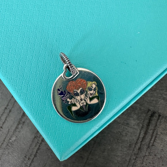 PANDORA Disney Hocus Pocus "Welcome to the Sisterhood" Charm - Picture 1 of 5